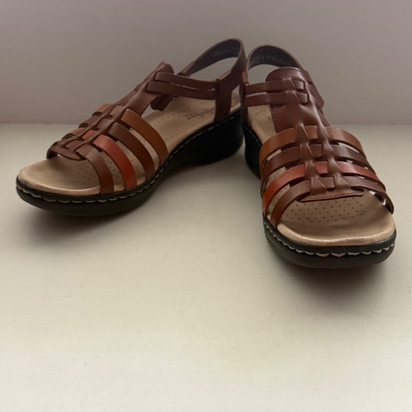 Clarks Lexi Bridge Summer Sandals in Tan Combi Leather 9.5 - Picture 8 of 10